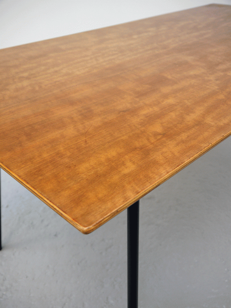 Robin Day – Model 677 Dining Table