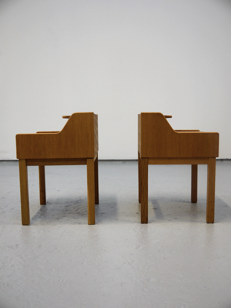 Danish – Pair of Oak Bedside Tables
