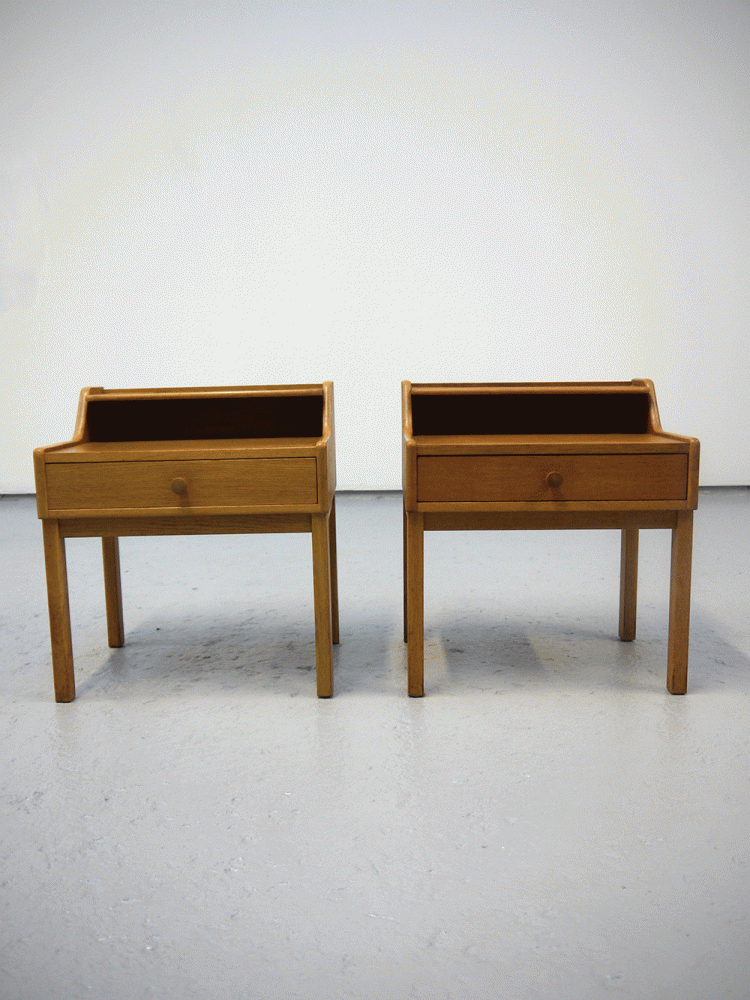 Danish – Pair of Oak Bedside Tables