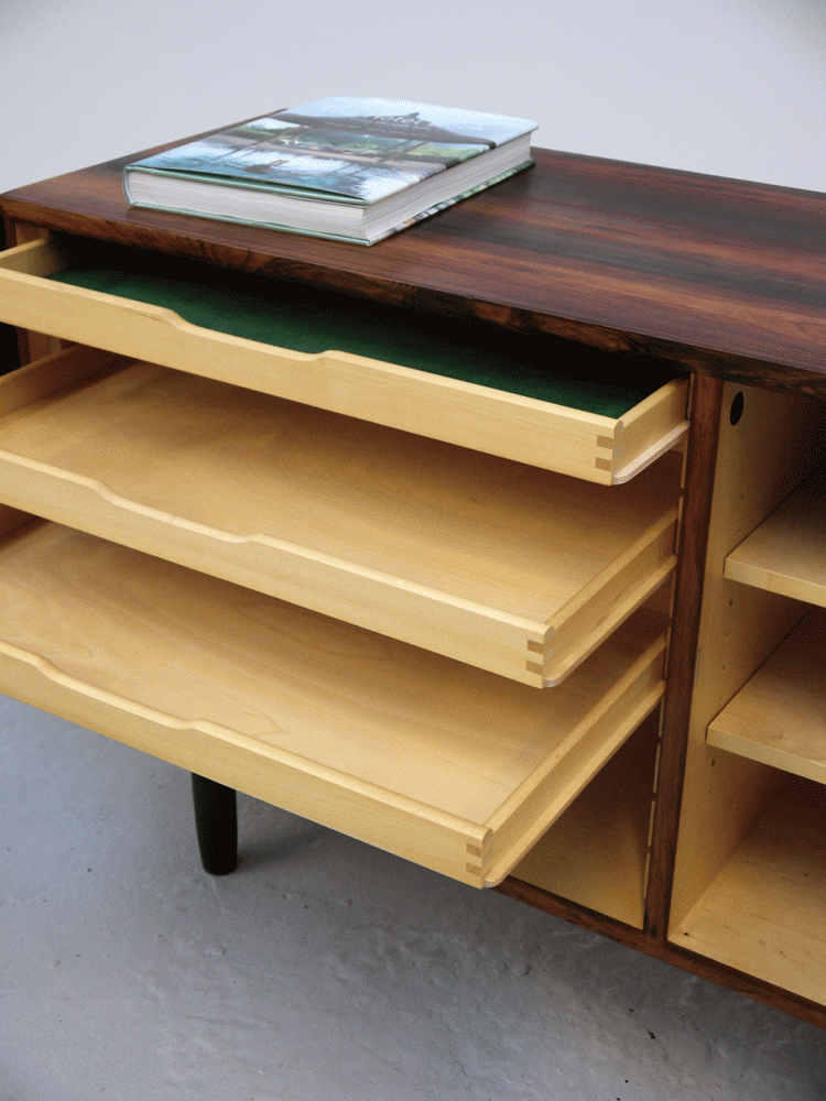 Poul Hundevad – Lockable Rosewood Sideboard