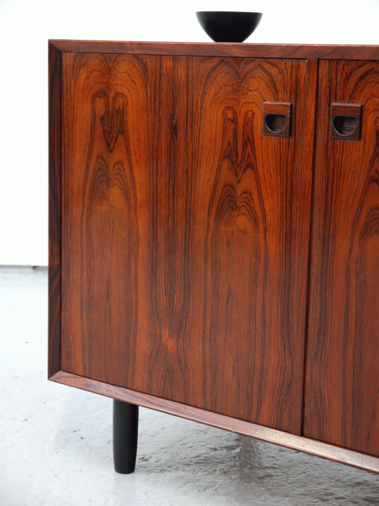 Brouer Denmark – Rosewood Cabinet