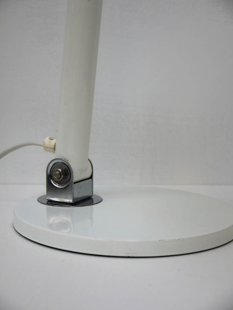 Bauhaus – White Adjustable Desk Lamp