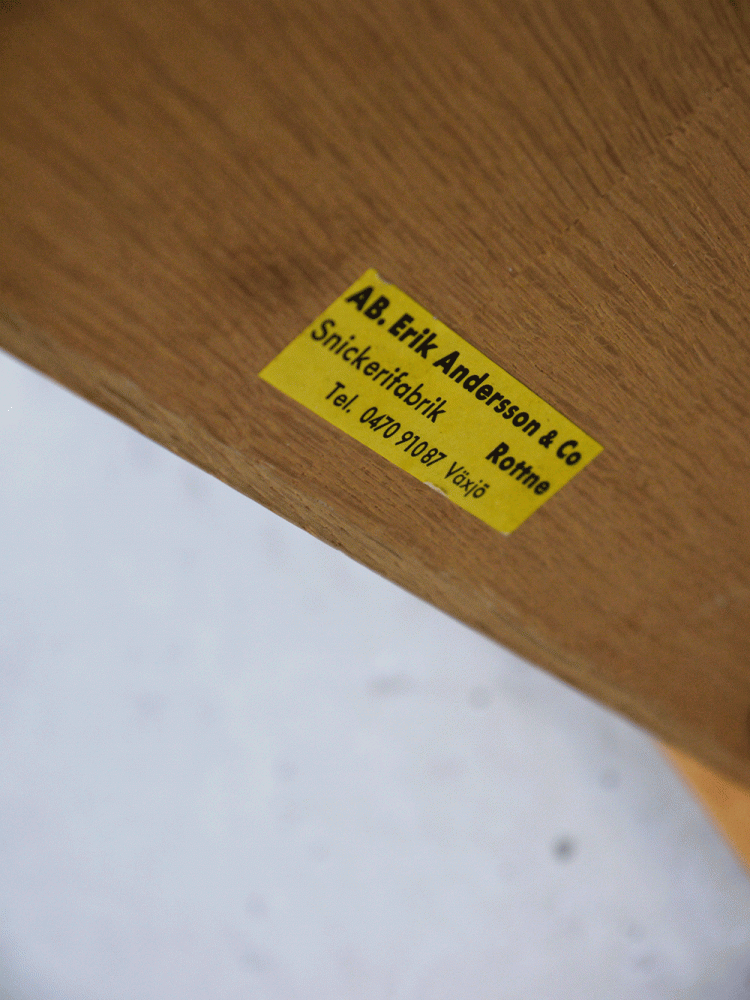 AB Erik Andersson & Co – Pair of Oak Bedside Tables