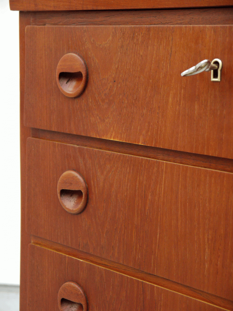 Danish – Lockable Low Drawer Unit