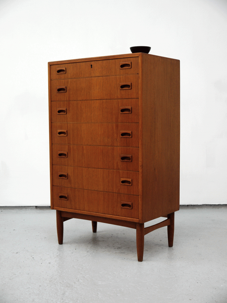 Danish – Lockable Tall Drawer Unit