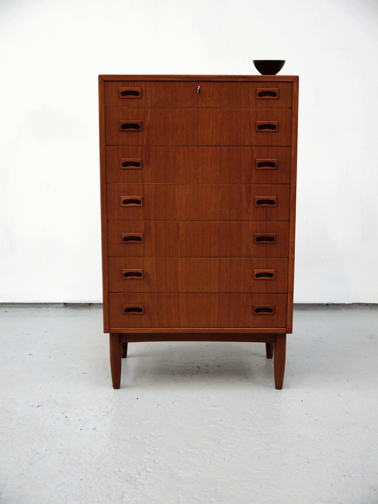 Danish – Lockable Tall Drawer Unit