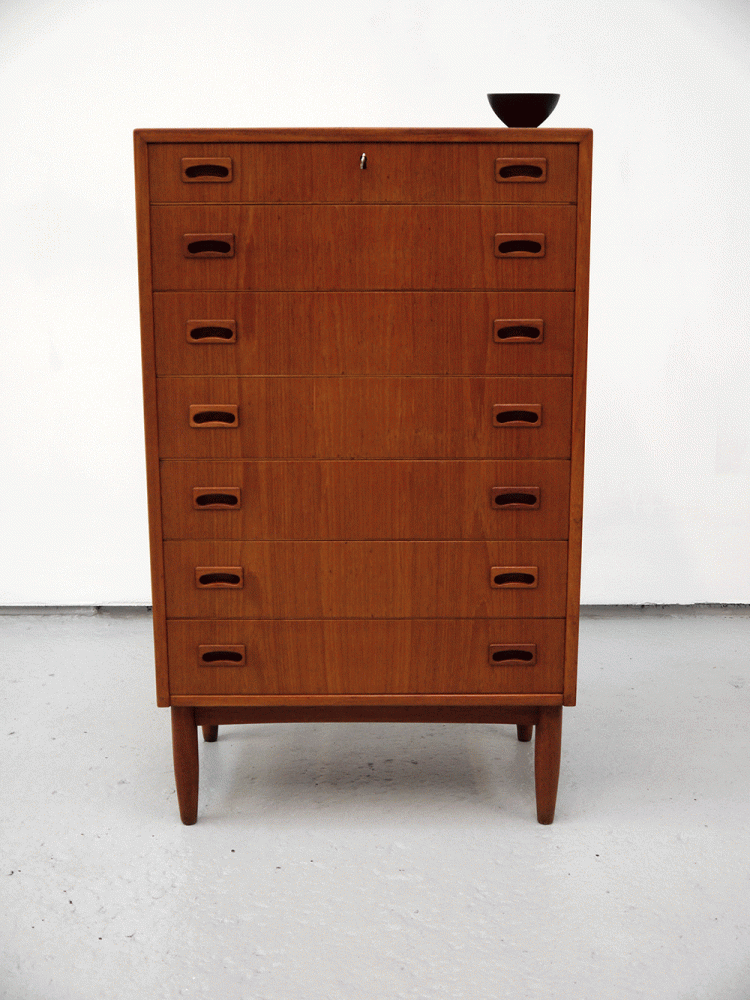 Danish – Lockable Tall Drawer Unit