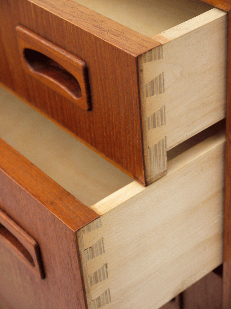 Danish – Lockable Tall Drawer Unit