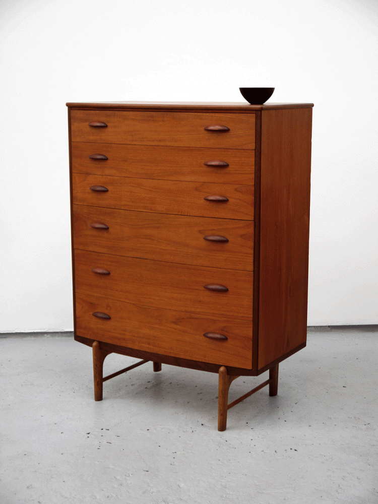Danish – Teak and Oak Bow Front Drawer Unit