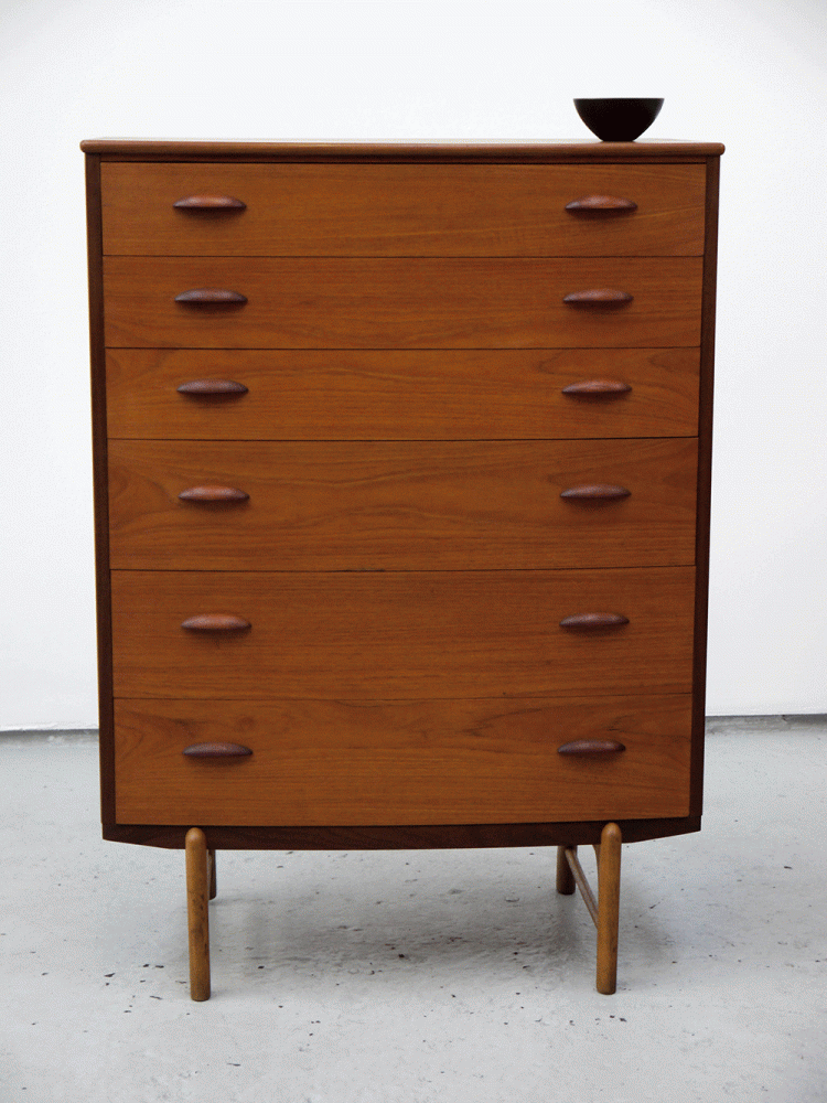 Danish – Teak and Oak Bow Front Drawer Unit