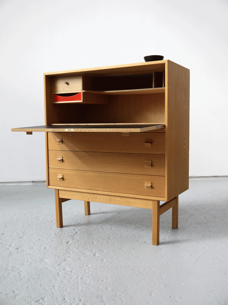 Danish – Lockable Oak Bureau
