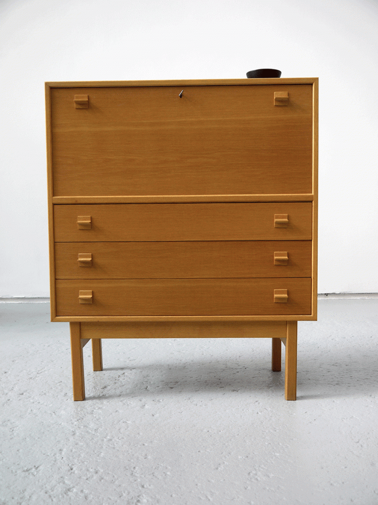 Danish – Lockable Oak Bureau
