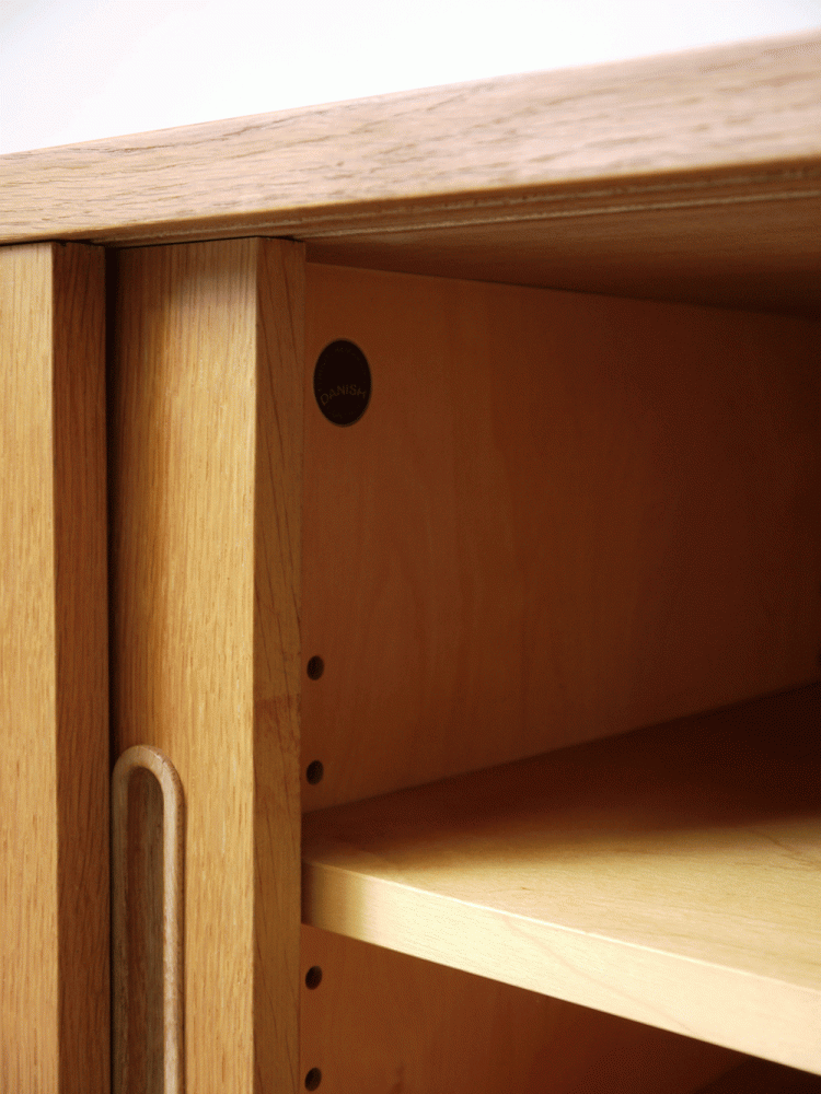 Paul Hundevad – Oak Cabinet