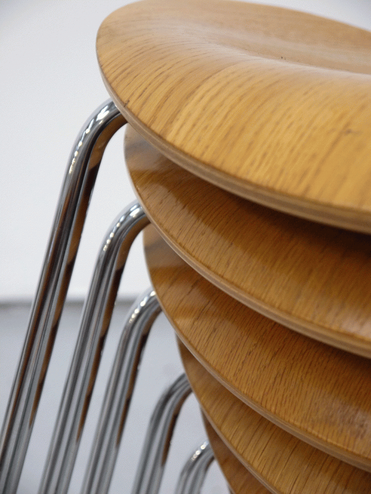 Arne Jacobsen – Series Seven Stacking Chairs