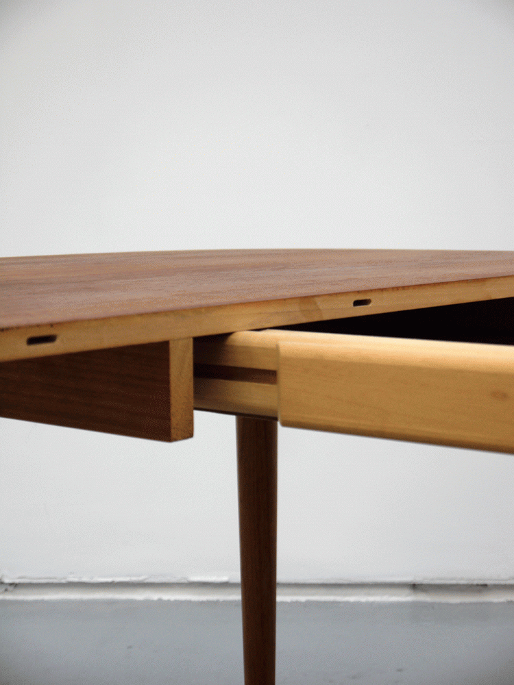 Johannes Andersen – Extending Dining Table