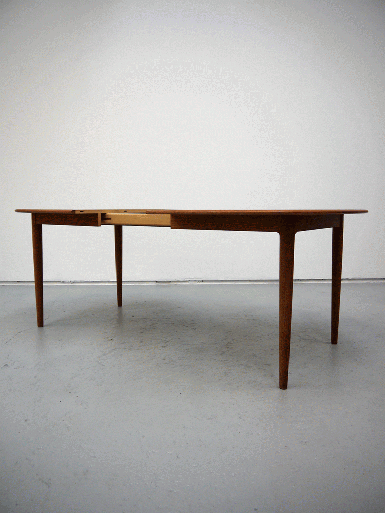 Johannes Andersen – Extending Dining Table