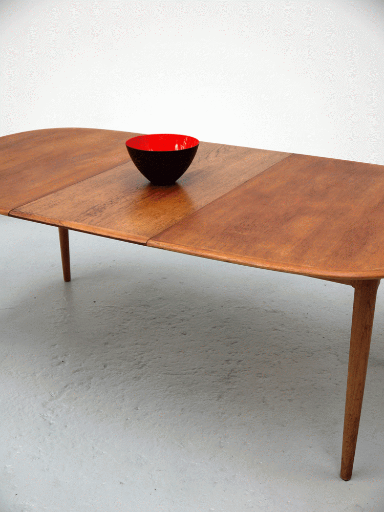 Johannes Andersen – Extending Dining Table