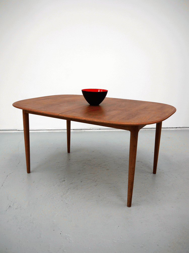 Johannes Andersen – Extending Dining Table