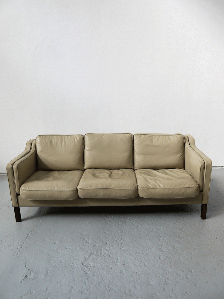 Skalma Denmark – Cream Leather Sofa