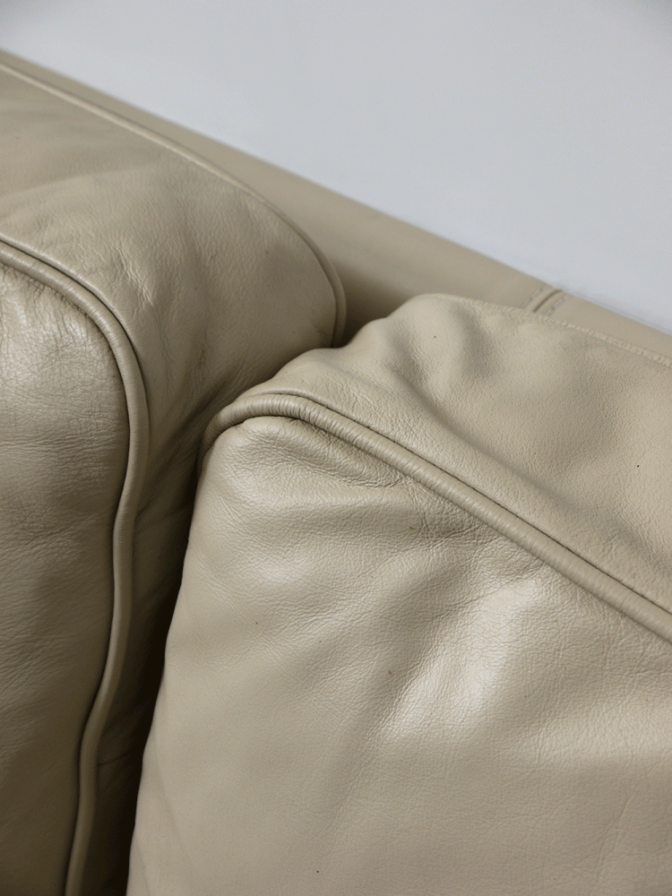 Skalma Denmark – Cream Leather Sofa