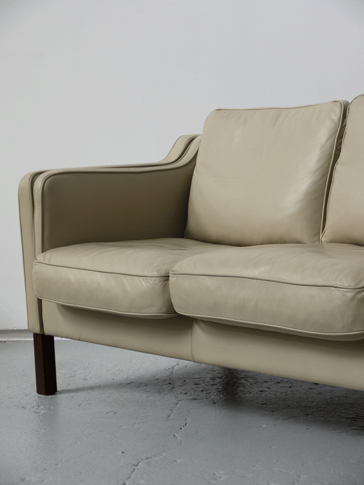 Skalma Denmark – Cream Leather Sofa