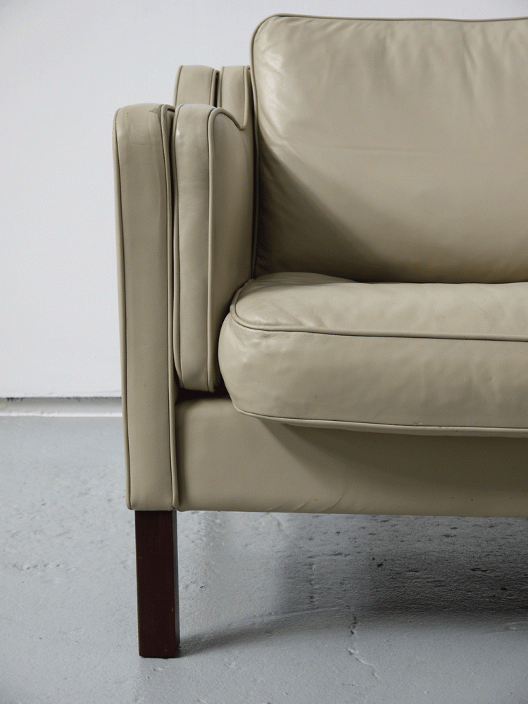 Skalma Denmark – Cream Leather Sofa