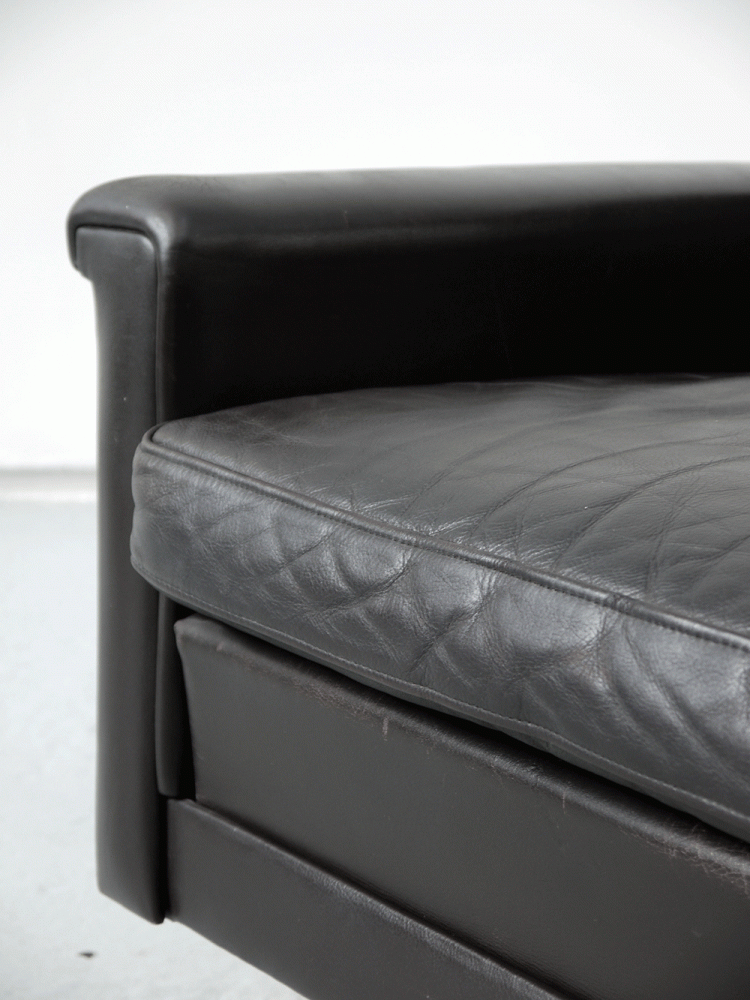 Skippers Mobler – High Back Leather Swivel Chair