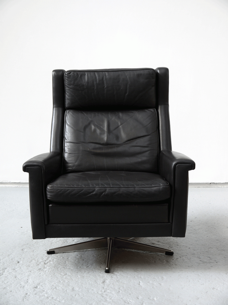 Skippers Mobler – High Back Leather Swivel Chair