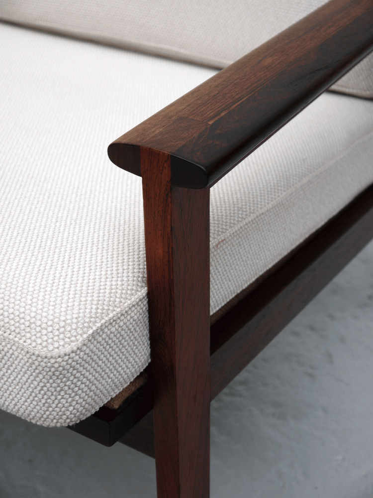 Illum Wikkelso – Rosewood Capella Sofa