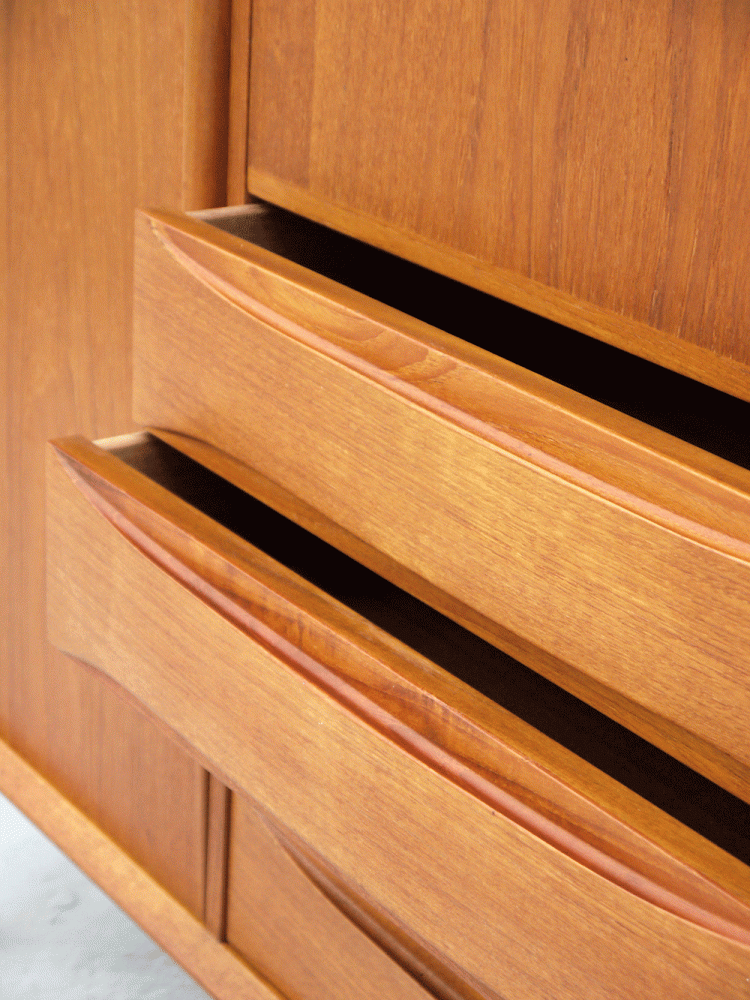 Arne Vodder – Dyrlund Bar Cabinet