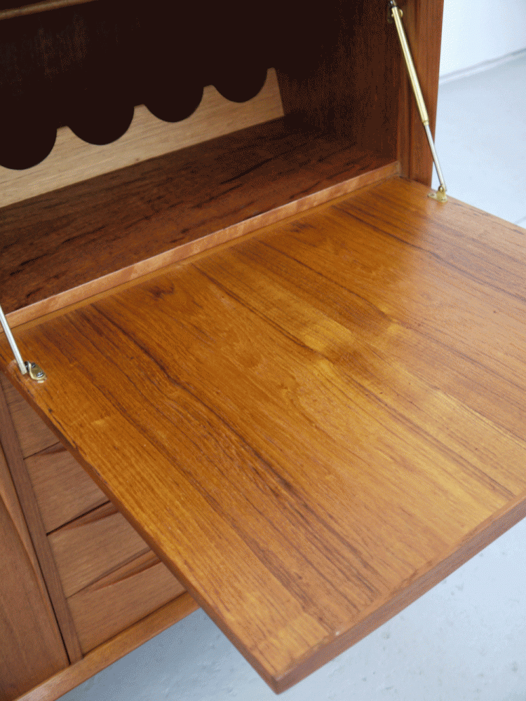 Arne Vodder – Dyrlund Bar Cabinet