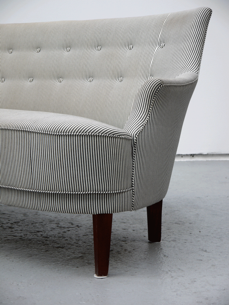 Finn Juhl Style – Sculptured Three Seat Sofa