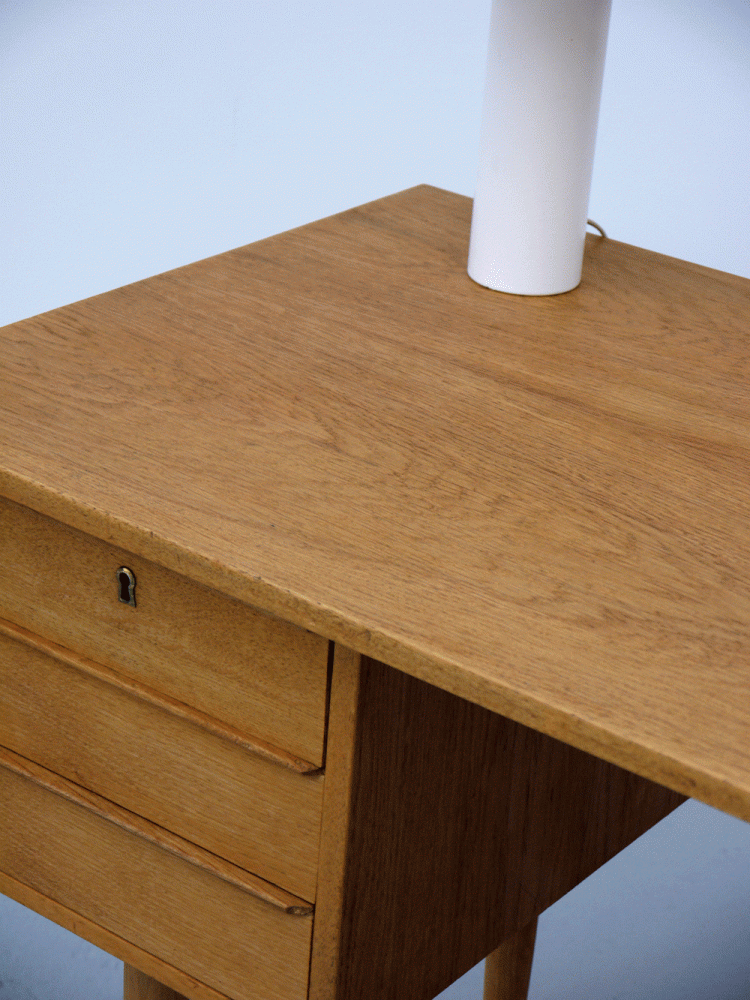 Danish – Small Oak Pedestal Desk