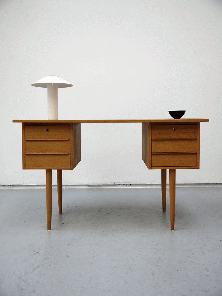 Danish – Small Oak Pedestal Desk