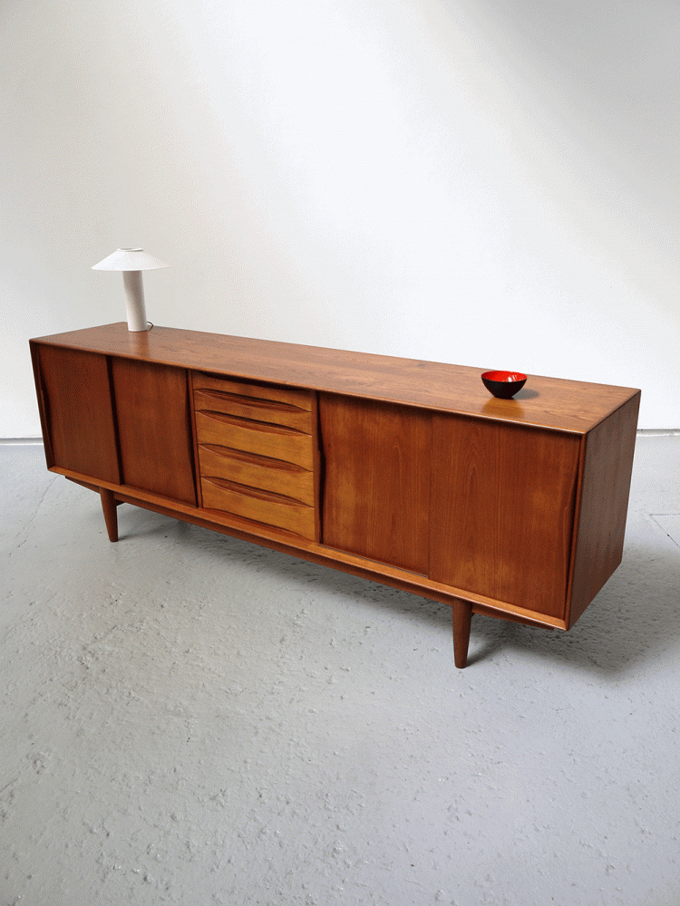 Arne Vodder – Dyrlund Large Teak Sideboard