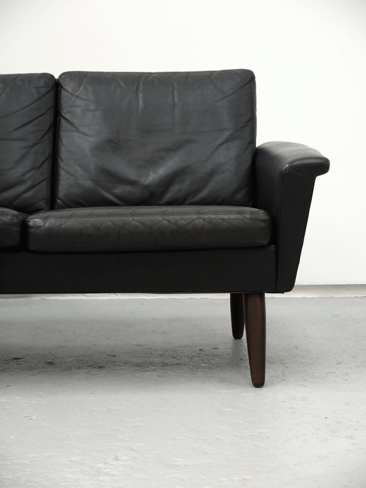 Skippers Mobler – Large Four Seat Leather Sofa