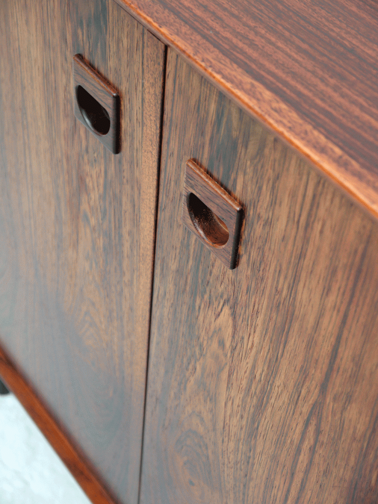 Brouer Denmark – Rosewood Cabinet