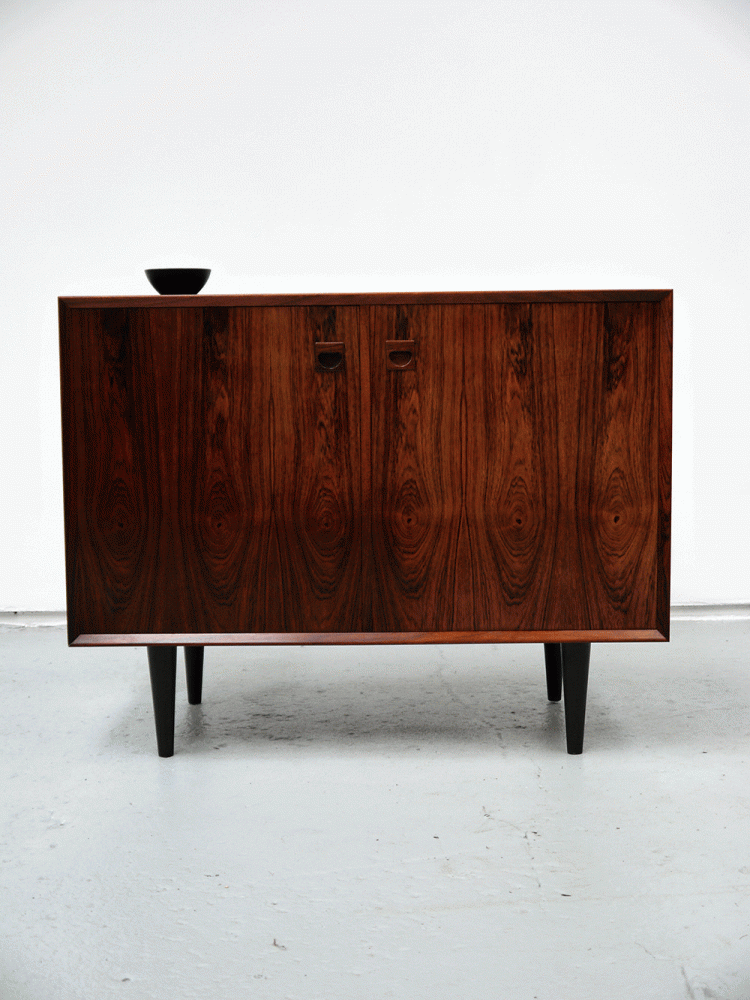 Brouer Denmark – Rosewood Cabinet