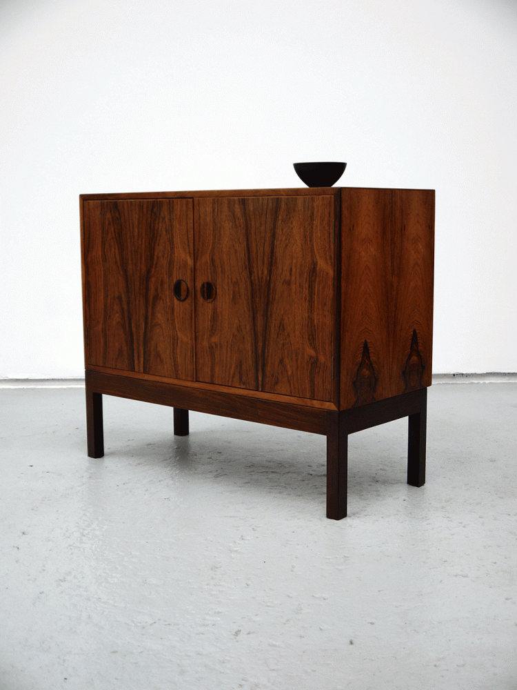 HG Furniture Denmark – Rosewood Cabinet
