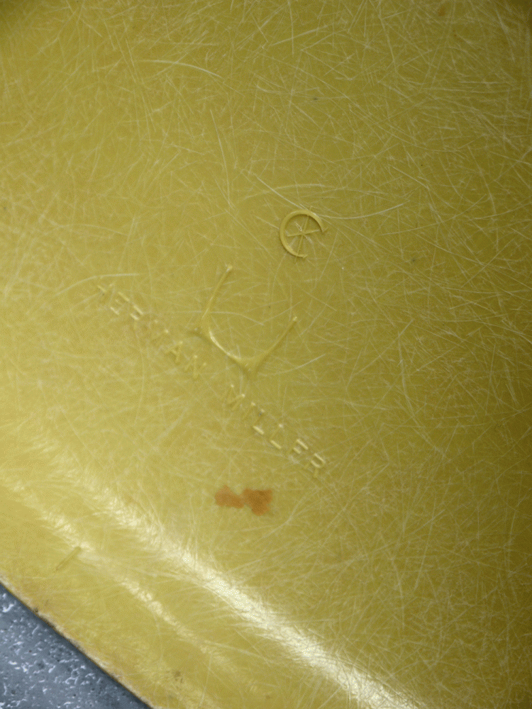 Charles and Ray Eames – Stacking Side Shell Chair