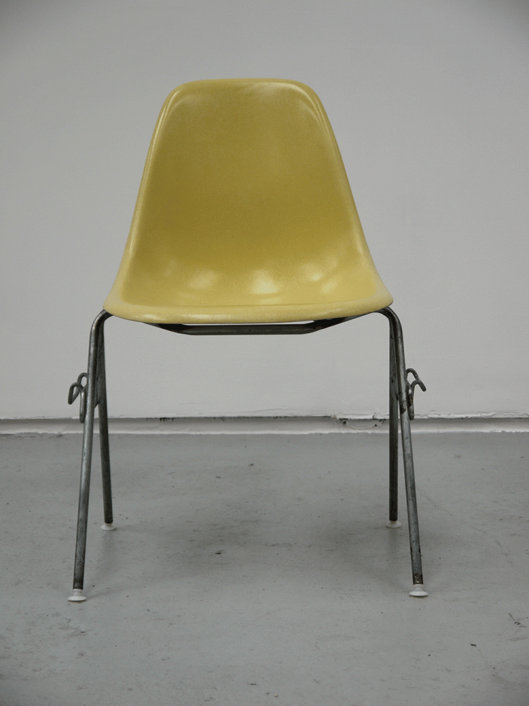 Charles and Ray Eames – Stacking Side Shell Chair