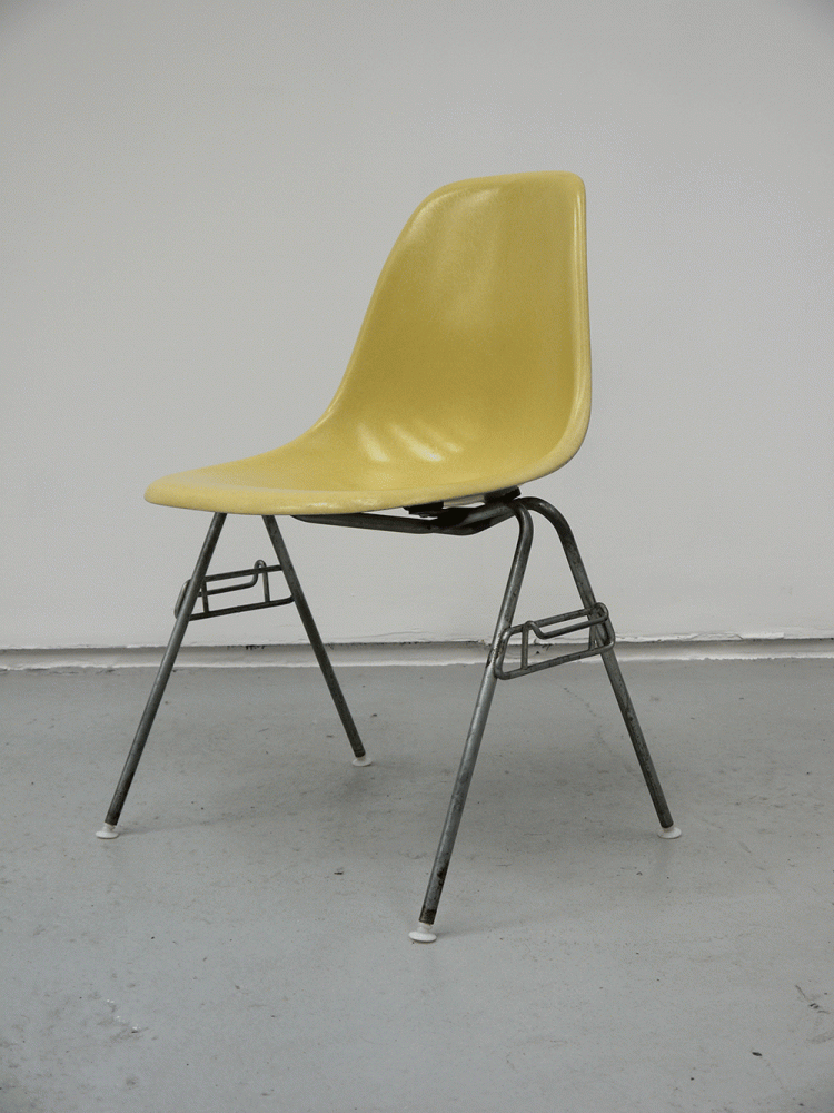 Charles and Ray Eames – Stacking Side Shell Chair