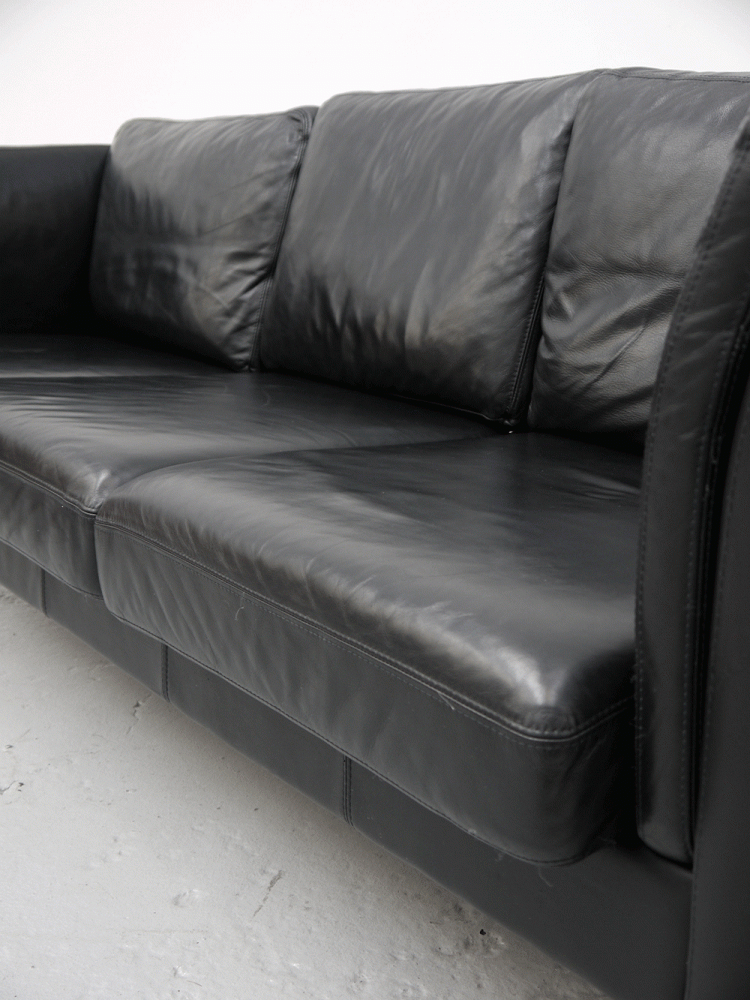 Skalma – Danish Three Seat Leather Sofa